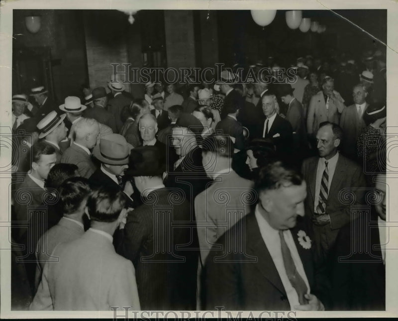 Load image into Gallery viewer, 1936 Press Photo Cleveland Hotel crowded with Republican Delegates - nef05939
