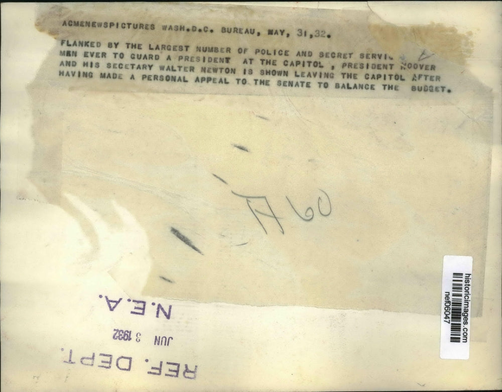 1932 Press Photo Herbert Hoover Leaves Capitol with Secret Service - nef06047