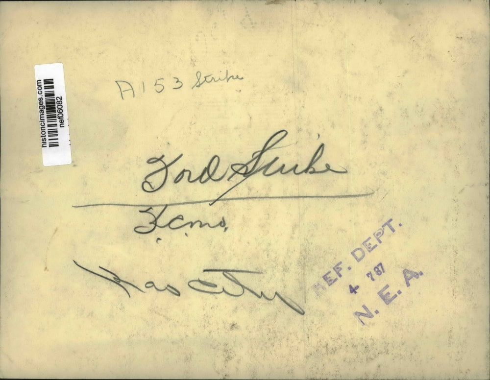 1937 Press Photo Striking Ford Workers in Kansas City - nef06082