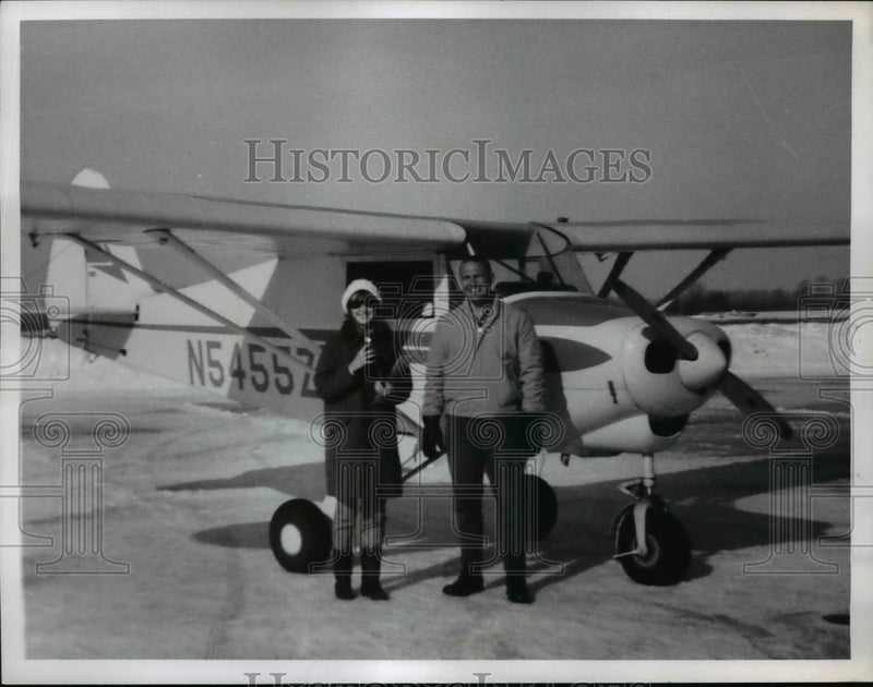Load image into Gallery viewer, 1968 Press Photo Ms.Susan Weisenbach with John Rauina - nef06193
