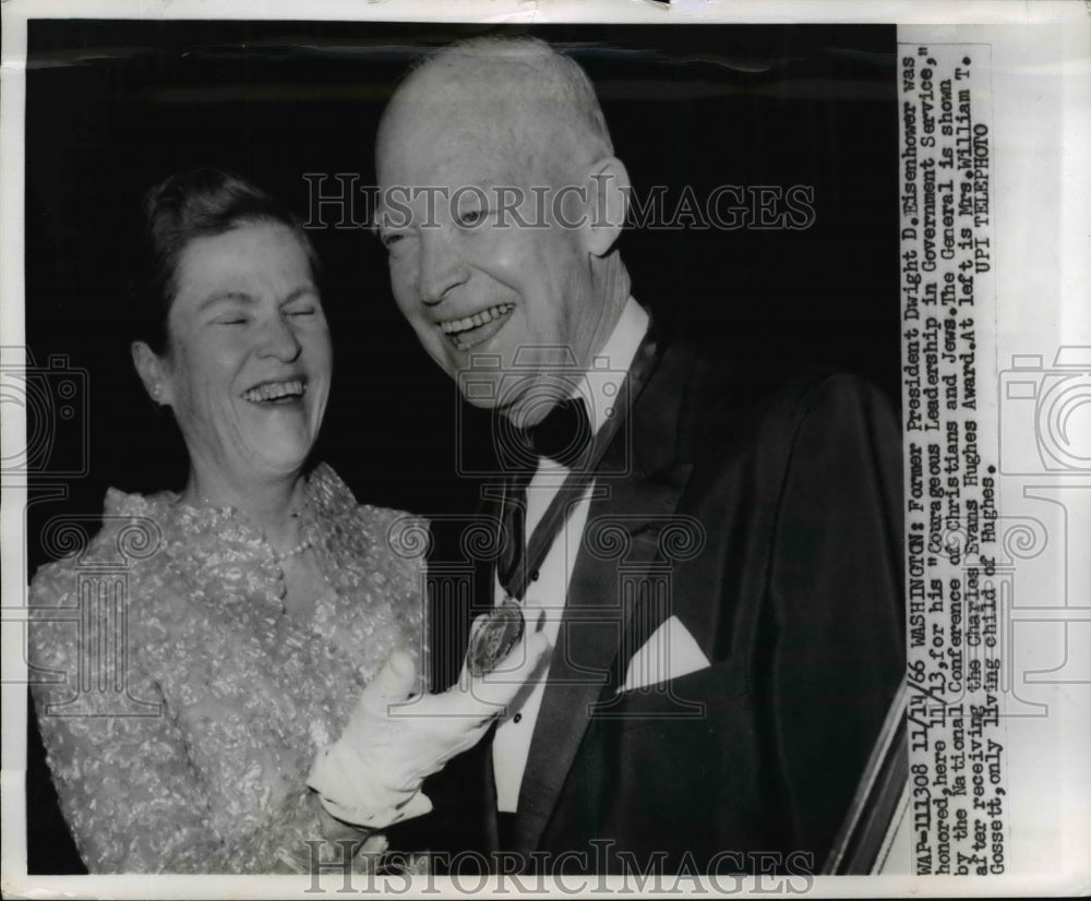 1966 Press Photo President Eisenhower, Mrs. William T. Gossett at Award Ceremony