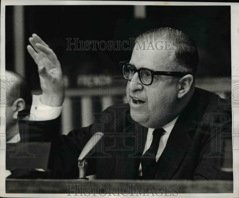Load image into Gallery viewer, 1968 Press Photo Israeli Ambassador Abba Eban During News Conference - nef06306
