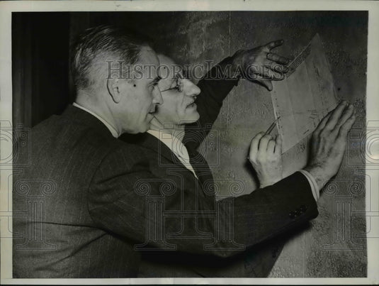 1941 Press Photo Gasoline Dealers Percy E. Ricketts, Dr. Chris Koch - nef06381
