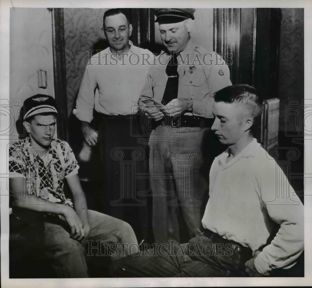 1952 Press Photo Chicago Teenagers Who Stole Plane for Joyride with Police