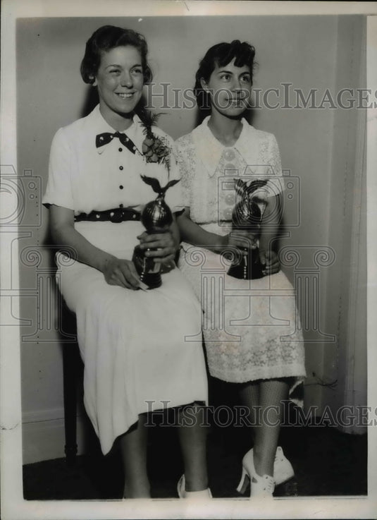 1936 Press Photo Stenography Contest Winners Marjorie Eisenegger, Gioconda Zump