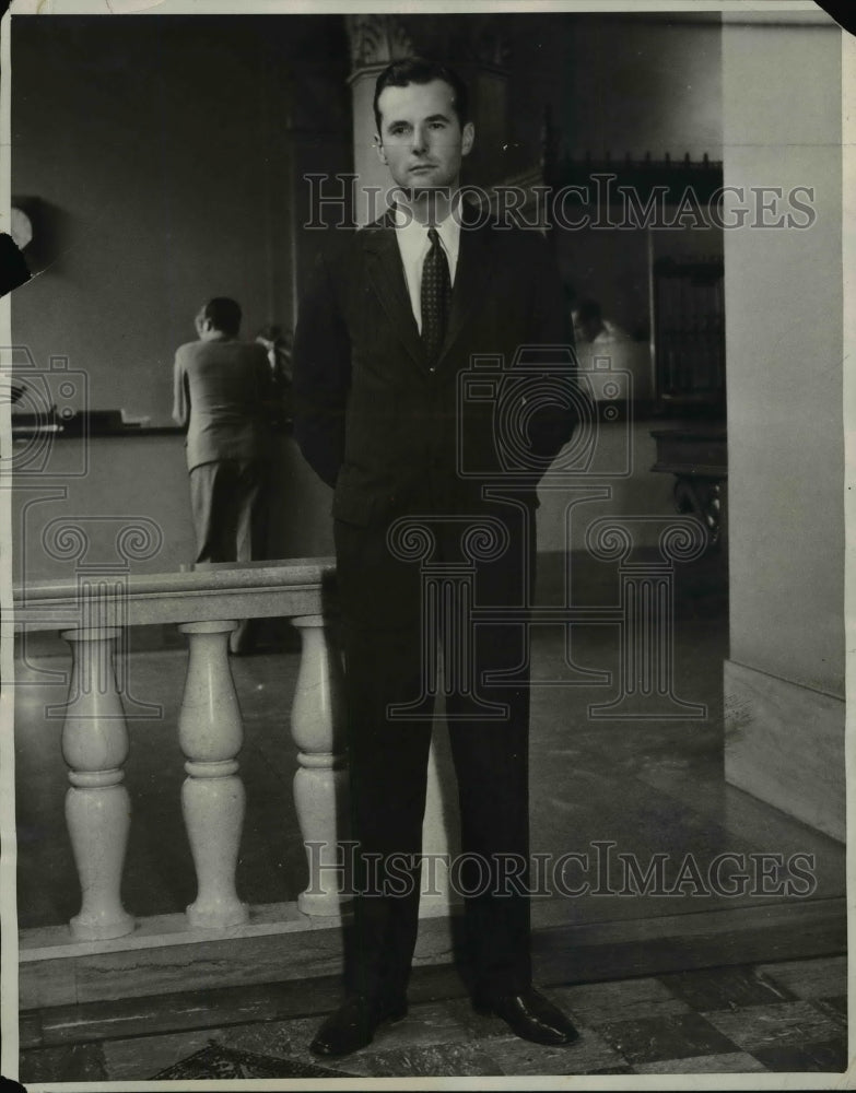 Load image into Gallery viewer, 1931 Press Photo Allan Hoover, Son of President at Security First National Bank
