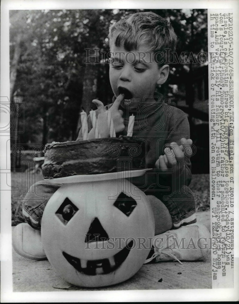 1968 Press Photo 4-Year-Old John Eisele, NASA Astronaut's Son Eating Cake
