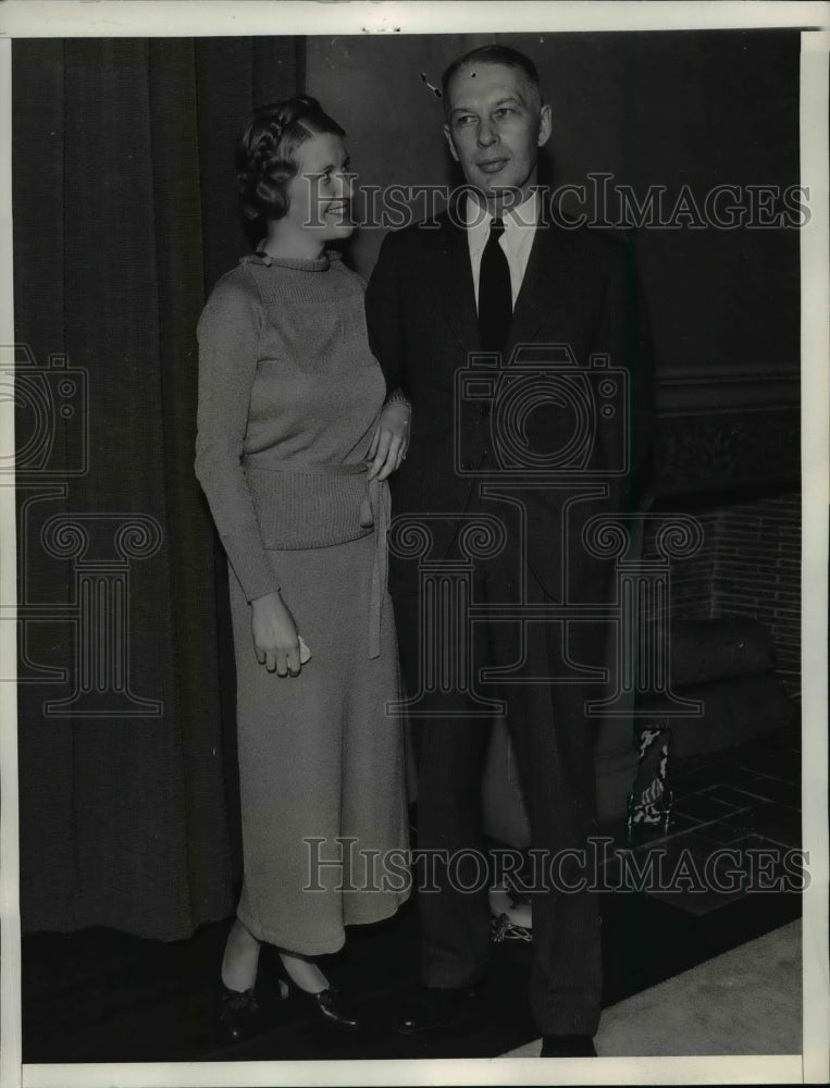 1934 Press Photo Dr.H.J, Gunderson and Winifred Coe Dix filed notice to marry