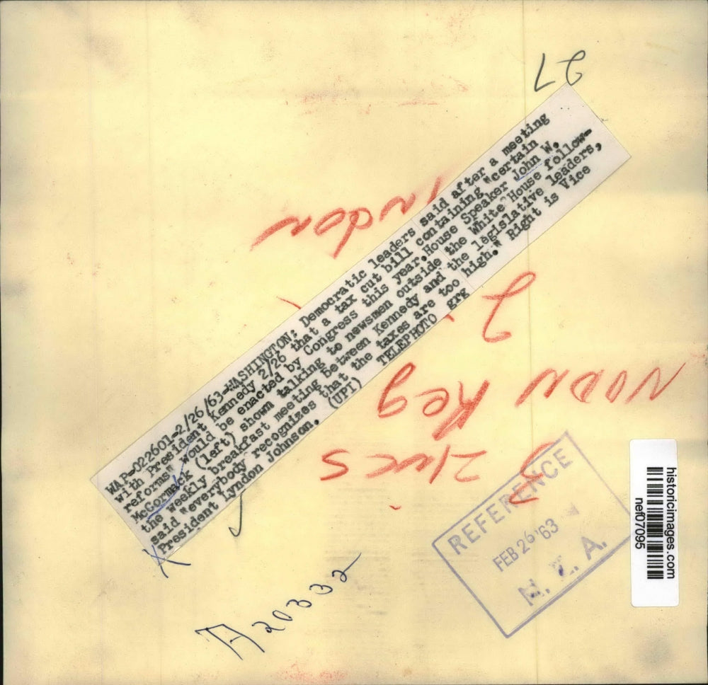 1963 Press Photo John McCormack and Lyndon Johnson Talk to Press at White House