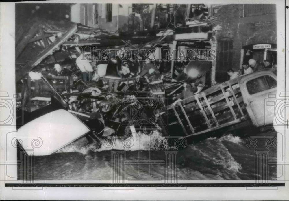1963 Press Photo Workers Rescue Survivor from Collapsed Turner Stanton Mill
