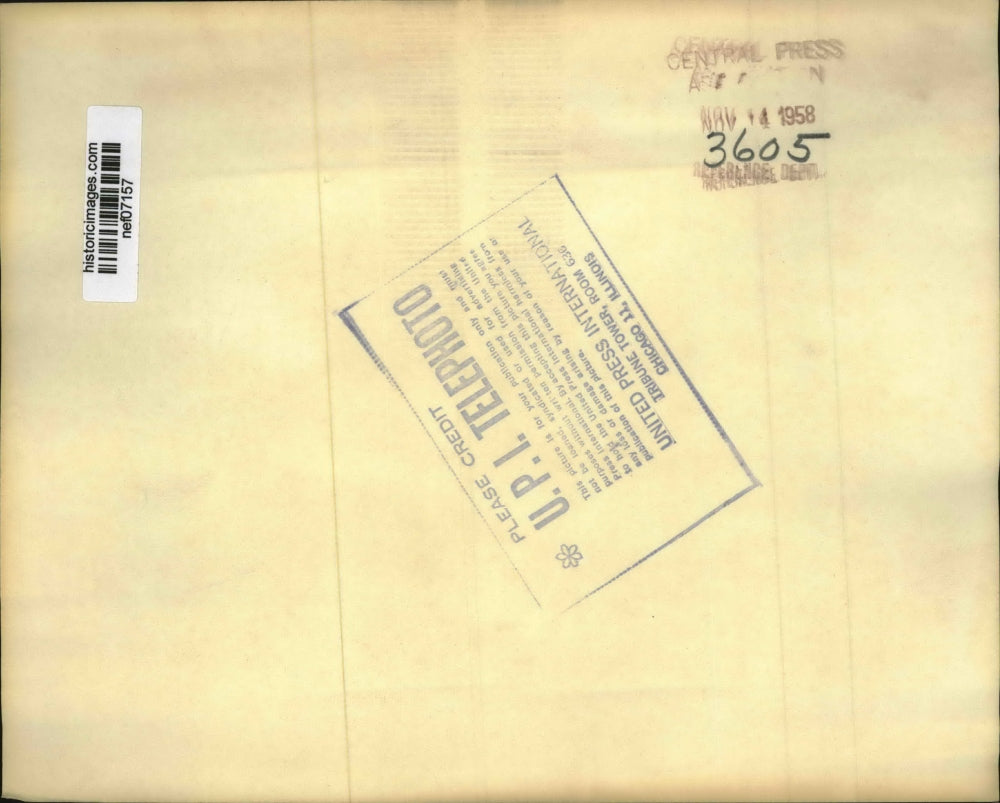 1958 Press Photo President Lyndon B. Johnson, Henry Cabot Lodge Talk to Reporter