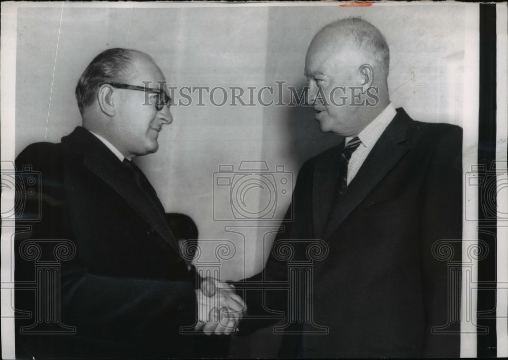 1957 Press Photo Pres.Dwight Eisenhower greets French Premier Guy Mollet