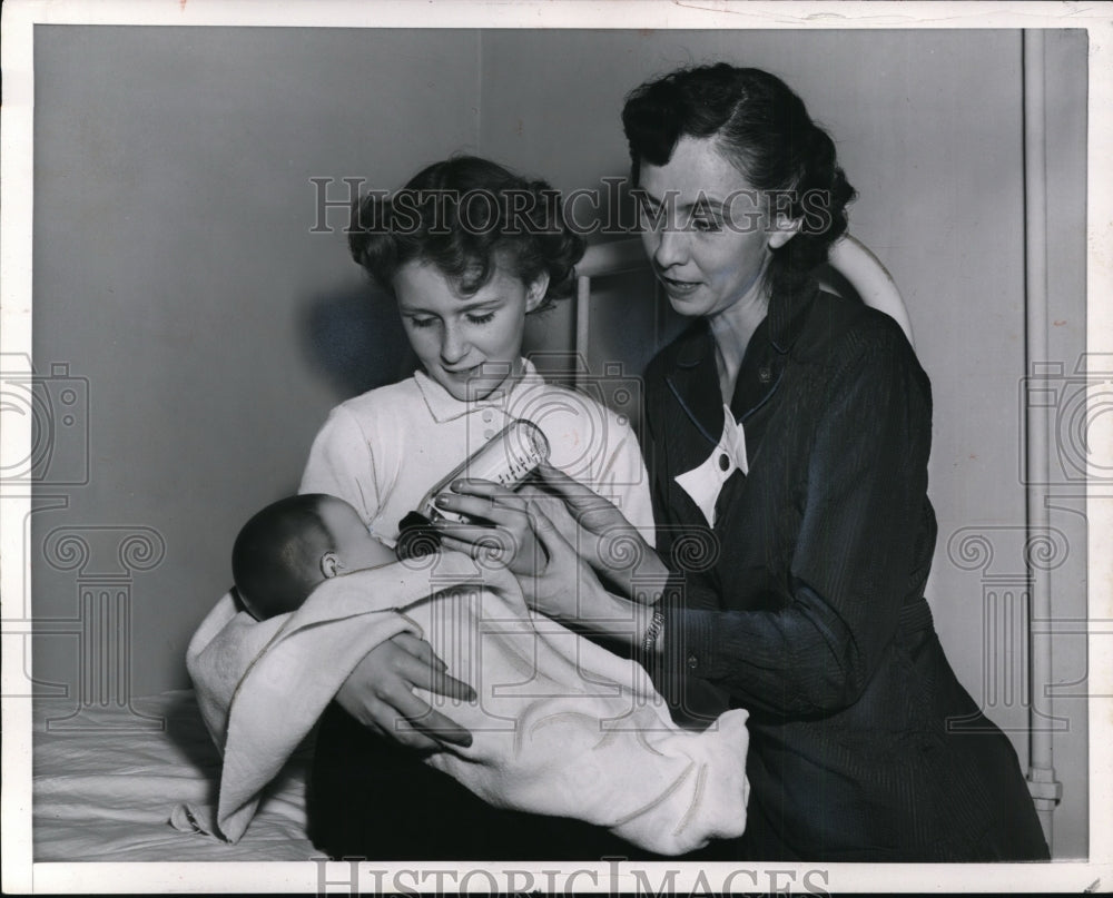 1954 Press Photo Baby Sitting course at Whittier Public School Washington D.C