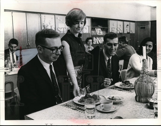 1967 Press Photo Cleveland Heights School Junior Student Serves - nef07205