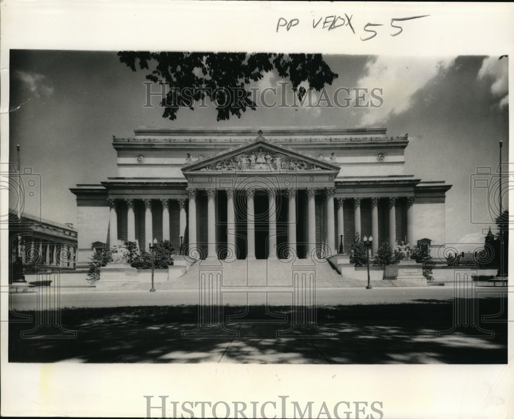 1963 Press Photo Constitution Avenue entrance to the Natl. Archives Building