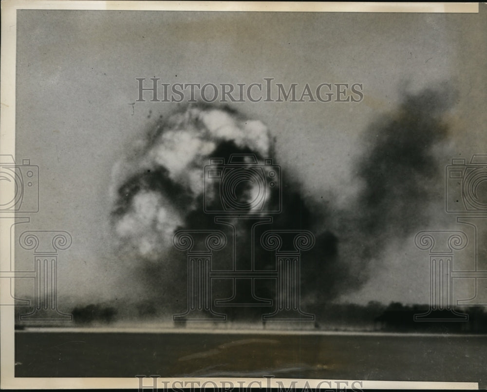 1938 Press Photo Praire fire caused the Hercules Powder Plant at Turch Kansas