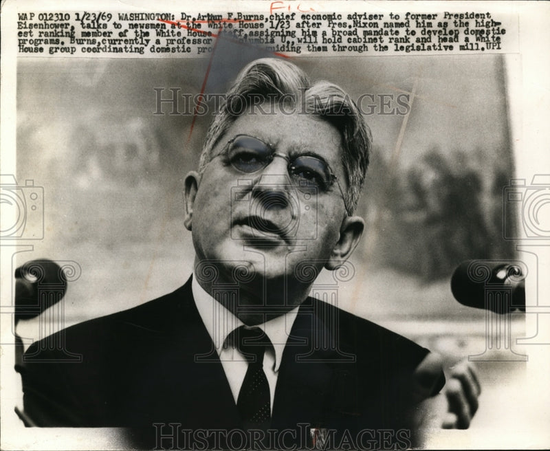 Load image into Gallery viewer, 1969 Press Photo Dr.Arthur F. Burns Chief Economic Adviser to Pres.Eisenhower
