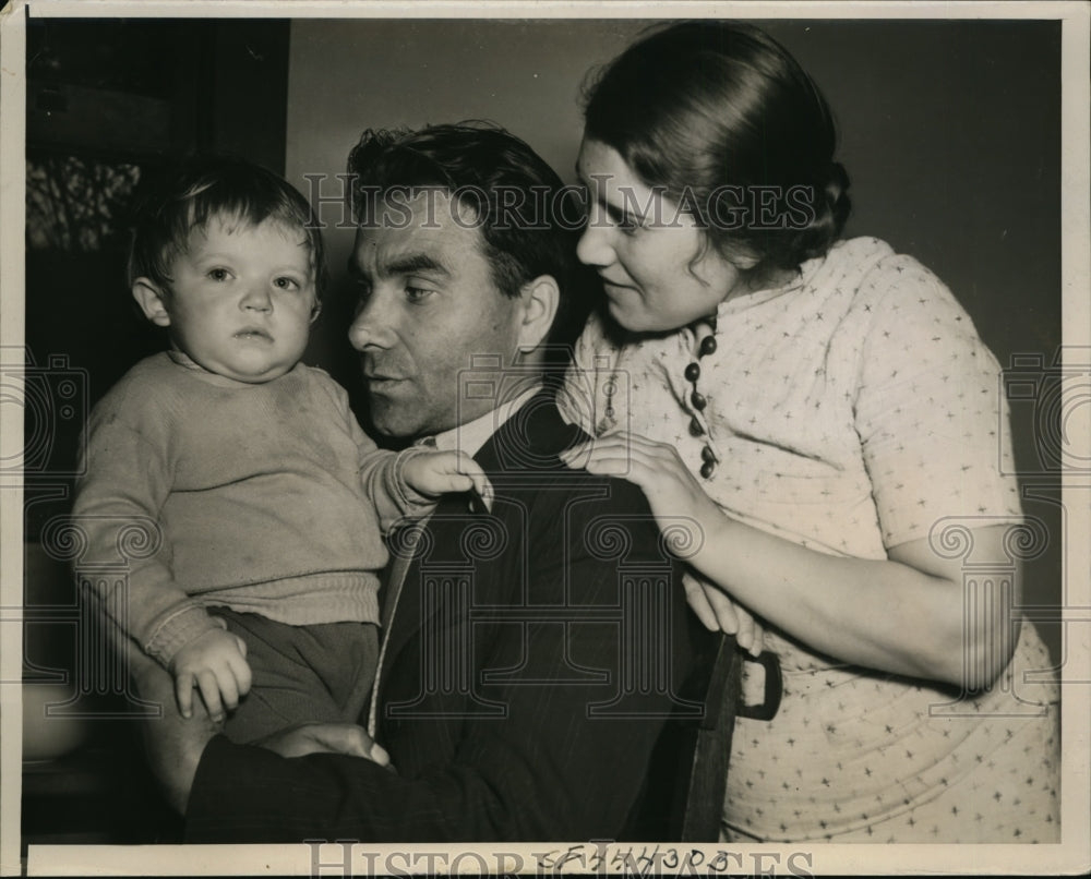 1938 Press Photo Our Laws Bar &quot;Family Without a Country&quot;- Historic Images