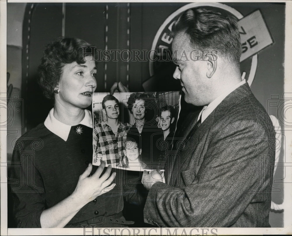 1954 Press Photo C.L. Batchelor, Tommy Bartlett Appear on Television Program