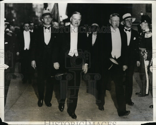1931 Press Photo President Herbert Hoover Presented With Portrait of Himself