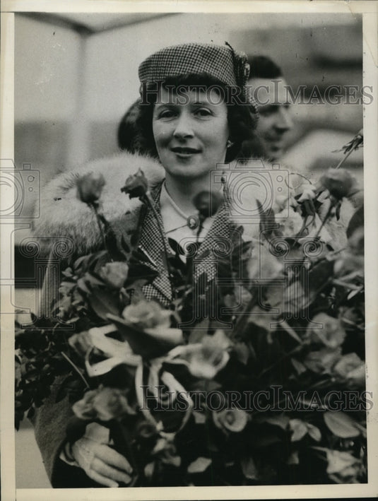 1942 Press Photo Mrs. Harold Dodds Sponsored The U.S. Princeton Launch in N.J.- Historic Images