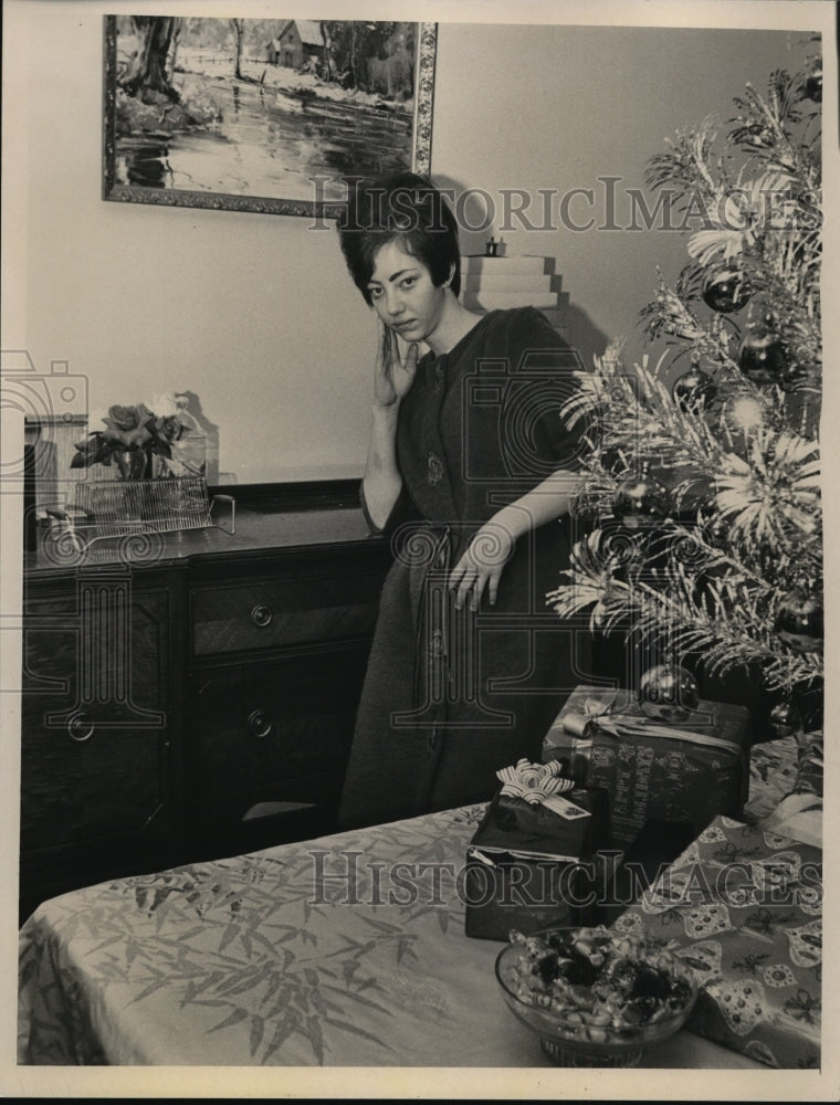 1967 Press Photo Mary Bartley Nineteen Years Old - nef08630