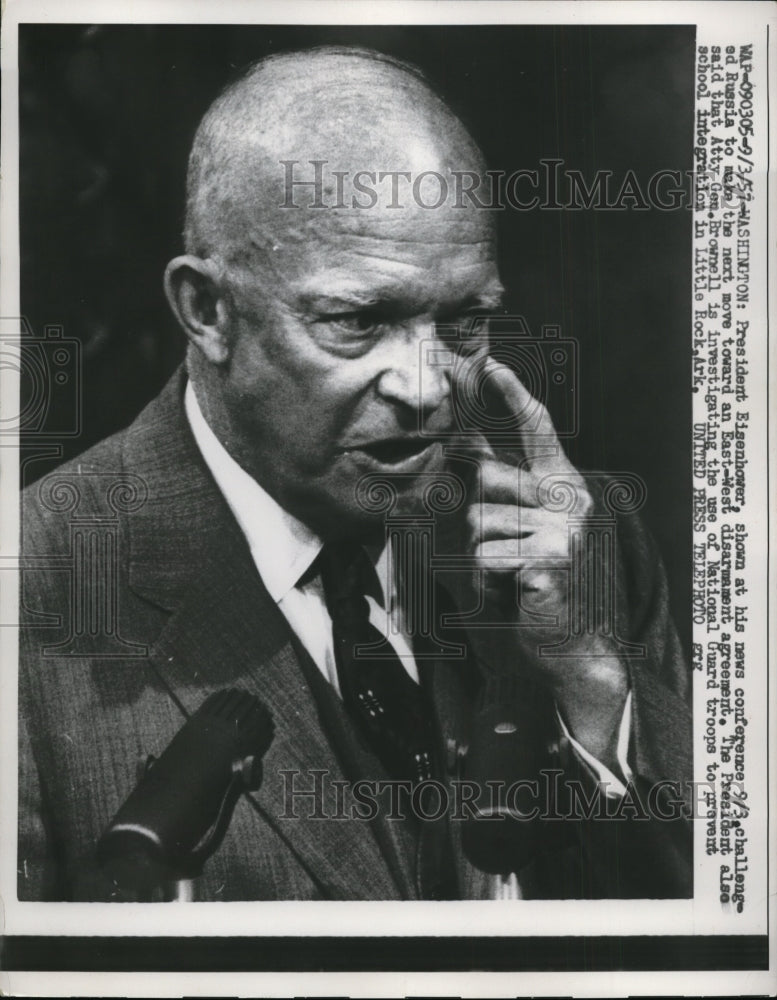 1957 Press Photo Eisenhower At News Conference Challenged Russia On Next Move