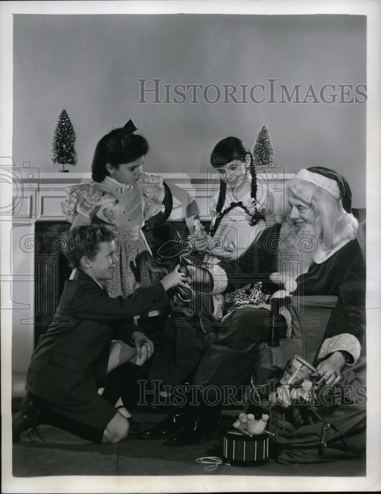 1946 Press Photo - Historic Images