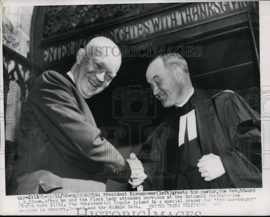 1956 Press Photo Pres Eisenhower Greets Pastor After Attended Services
