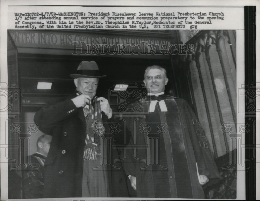 1959 Press Photo Pres Eisenhower leaves Presbyterian Church After Annual Service