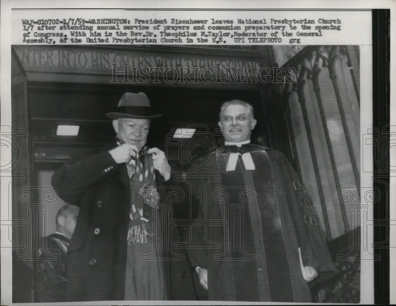 Load image into Gallery viewer, 1959 Press Photo Pres Eisenhower leaves Presbyterian Church After Annual Service
