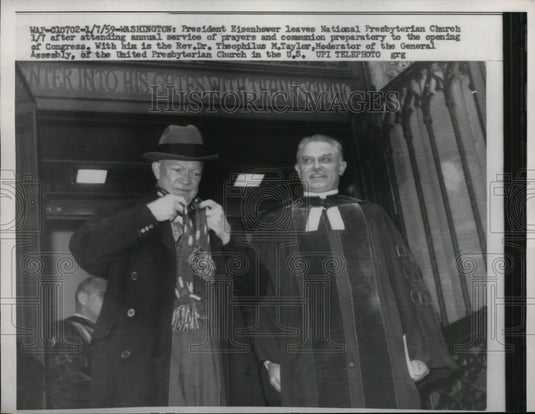 1959 Press Photo Pres Eisenhower leaves Presbyterian Church After Annual Service