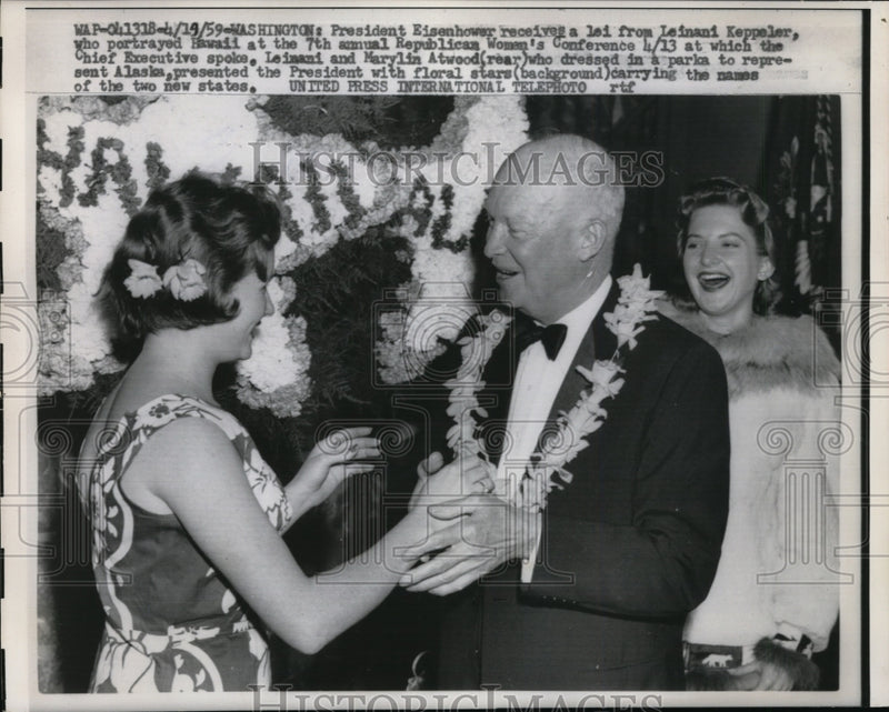 Load image into Gallery viewer, 1959 Press Photo Pres Eisenhower Receives Lei From Protrayed Hawaii L. Keppeler
