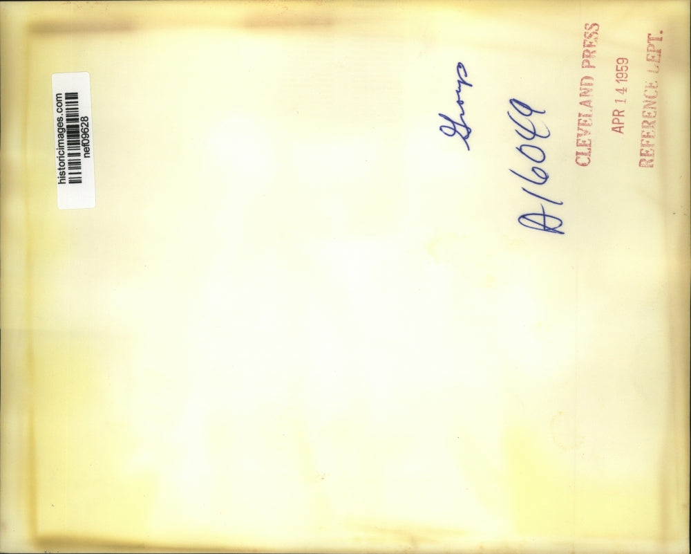 1959 Press Photo Pres Eisenhower Receives Lei From Protrayed Hawaii L. Keppeler