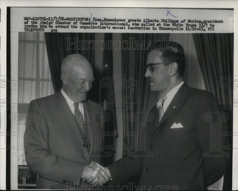 Load image into Gallery viewer, 1958 Press Photo Pres Eisenhower Greets President of Junior Chamber Commerce
