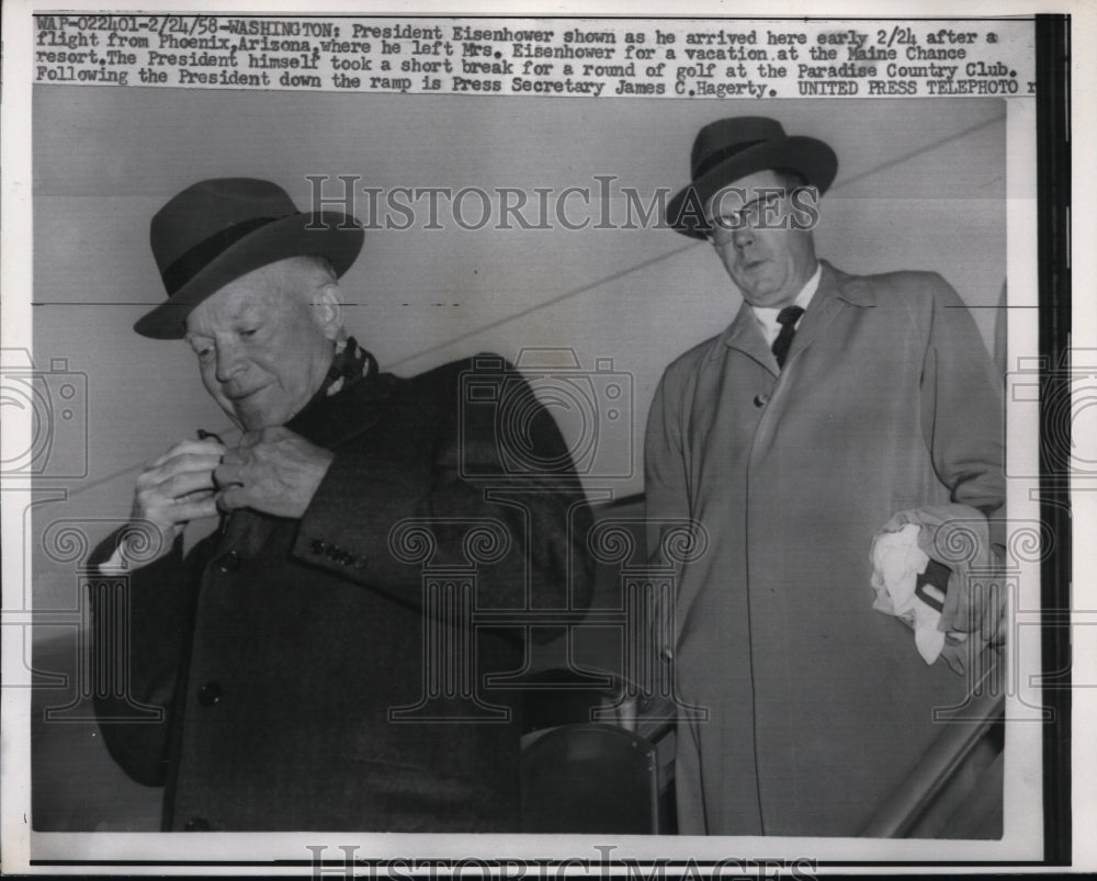 1958 Press Photo Pres Eisenhower Arrives Early After a Flight From Phoenix