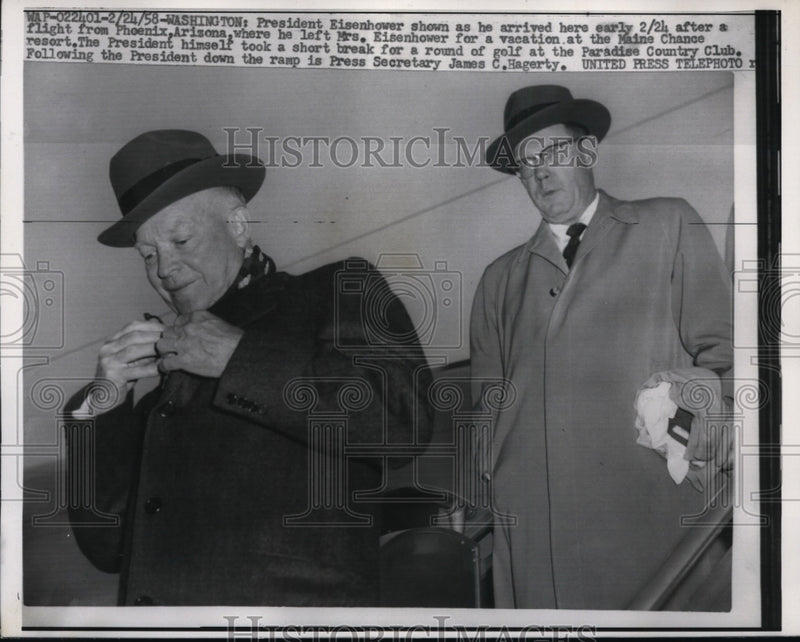 Load image into Gallery viewer, 1958 Press Photo Pres Eisenhower Arrives Early After a Flight From Phoenix
