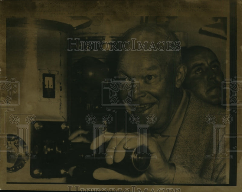 Load image into Gallery viewer, 1957 Press Photo Pres. Dwight Eisenhower - nef09950
