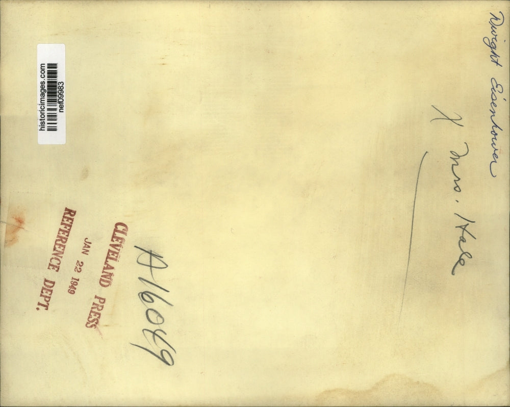 1949 Press Photo Pres. Dwight Eisenhower autographed evening glove of Mrs.Hale