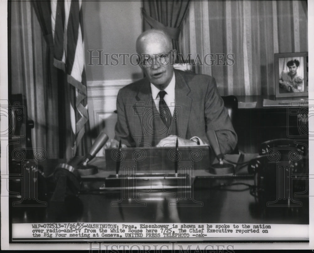 1955 Press Photo Pres Eisenhower Speaks To Nation On Big Four Meeting