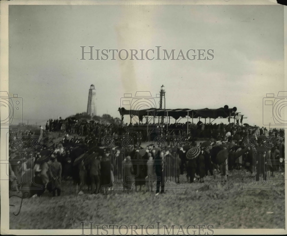 1931 Press Photo General View of Crowd Standing In Rain Listening To Ceremony