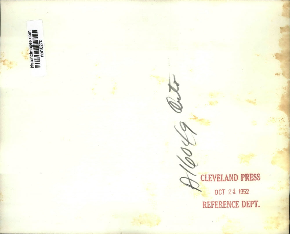 1952 Press Photo General, Mrs. Eisenhower leave to continue tour of country