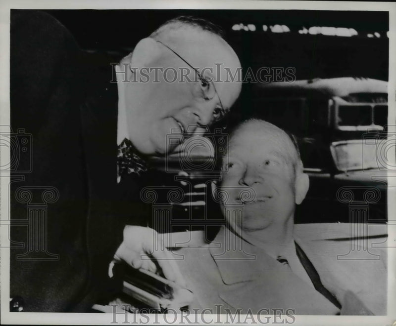 Load image into Gallery viewer, 1952 Press Photo Gov J S Fine Greets Eisenhower Before Eisenhower Left For Home
