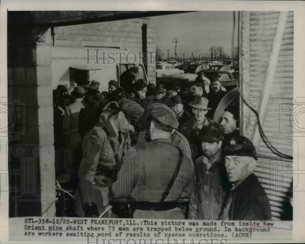 1951 Press Photo Photo Inside New Orient Mine Shaft Where 75 Men Are Trapped
