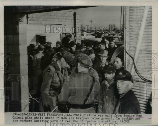 1951 Press Photo Photo Inside New Orient Mine Shaft Where 75 Men Are Trapped