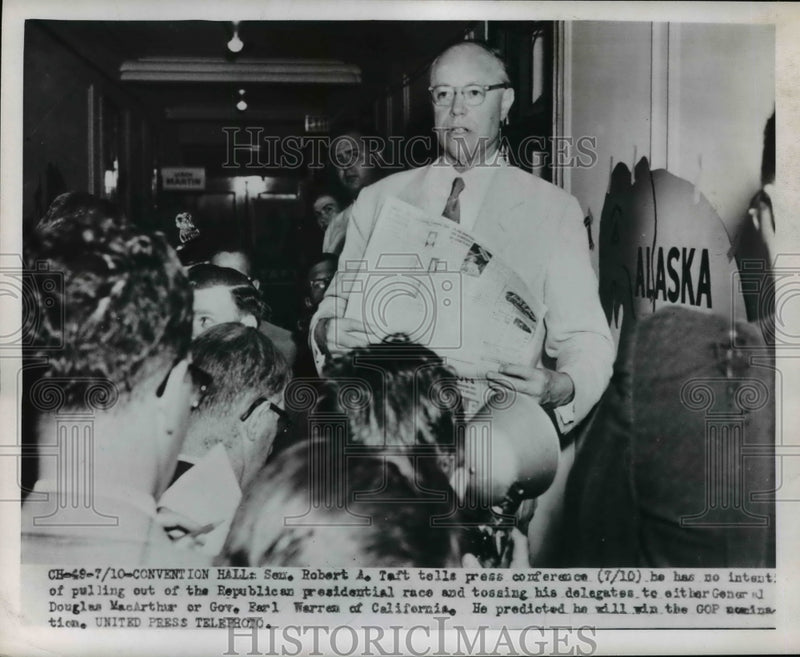 Load image into Gallery viewer, 1952 Press Photo Sen. Robert A. Taft during his press conference - nef10418
