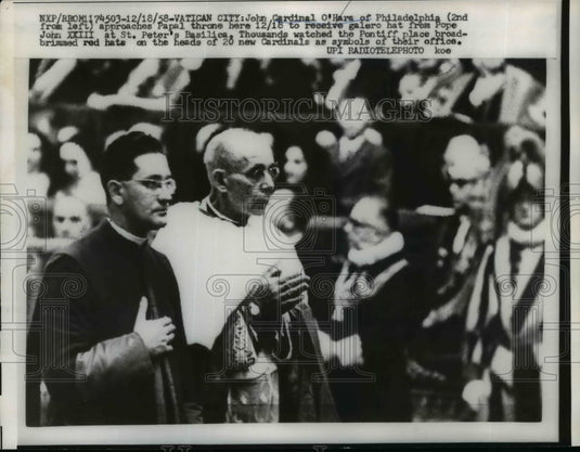 1958 Press Photo OHara approaches Papal throne to receive galero hat from Pope