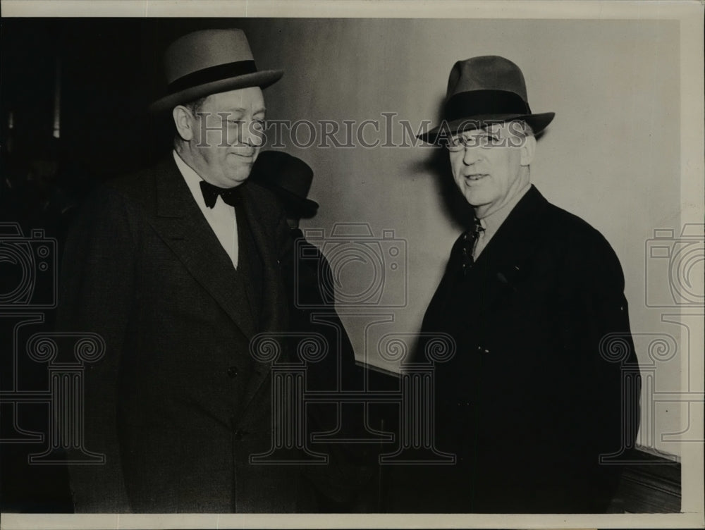 1937 Press Photo F.W. Carnes of Sinclair and Frank Phillips of Petroleum Company