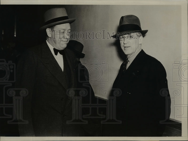 Load image into Gallery viewer, 1937 Press Photo F.W. Carnes of Sinclair and Frank Phillips of Petroleum Company
