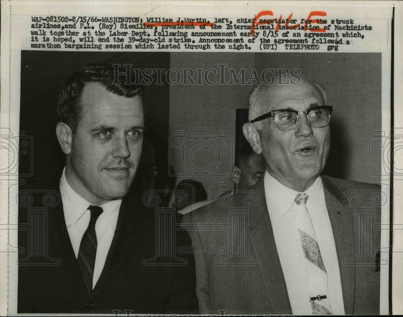 Load image into Gallery viewer, 1966 Press Photo Official For Airline Strike At Labor Department After Agreement
